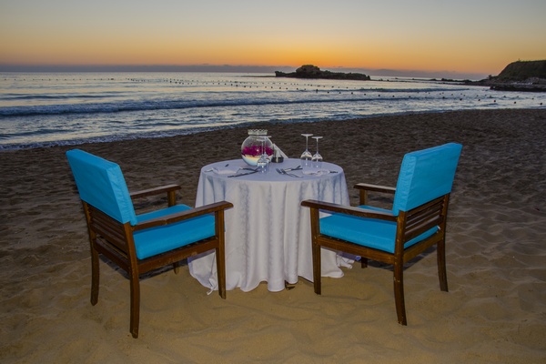 Romantic Dinner at Edde Sands
